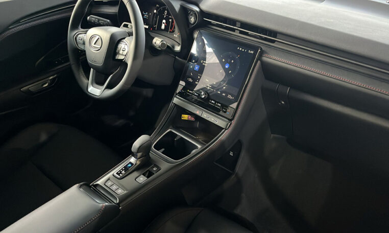 LEXUS LBX 1.5 Hybrid